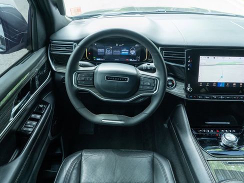Used 2022 Jeep Wagoneer Series III w/ Premium Group I RWD image 24