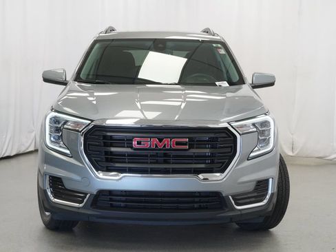 Used 2024 GMC Terrain SLE w/ Driver Convenience Package AWD/4WD image 34