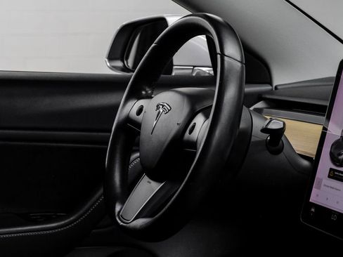 Used 2018 Tesla Model 3 Mid Range image 21