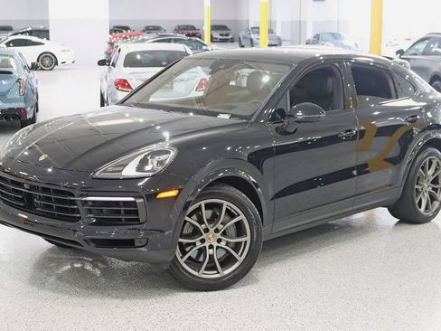 Used 2022 Porsche Cayenne S AWD/4WD image 7