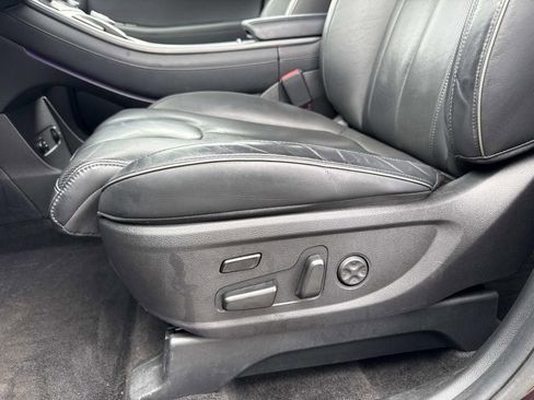 Used 2021 Hyundai Palisade Limited image 21