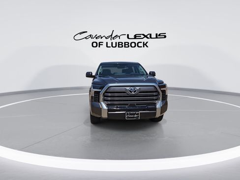 Used 2023 Toyota Tundra Limited w/ Power Package AWD/4WD image 3