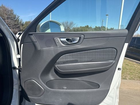 Certified 2023 Volvo XC60 B5 Core image 12