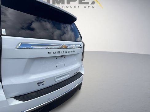 Used 2023 Chevrolet Suburban Premier AWD/4WD image 37