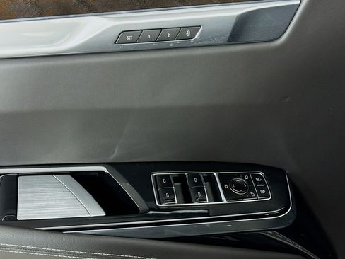 Used 2025 Cadillac Escalade Sport Platinum w/ LPO, ONYX Package image 18