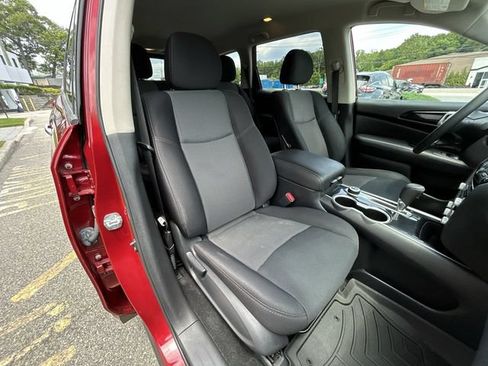 Used 2019 Nissan Pathfinder SV AWD/4WD image 25