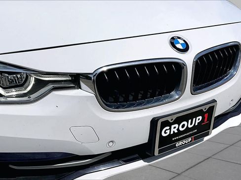 Used 2017 BMW 330i Sedan RWD image 26