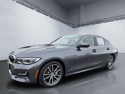 Used 2020 BMW 330i xDrive Sedan w/ Premium Package image 10