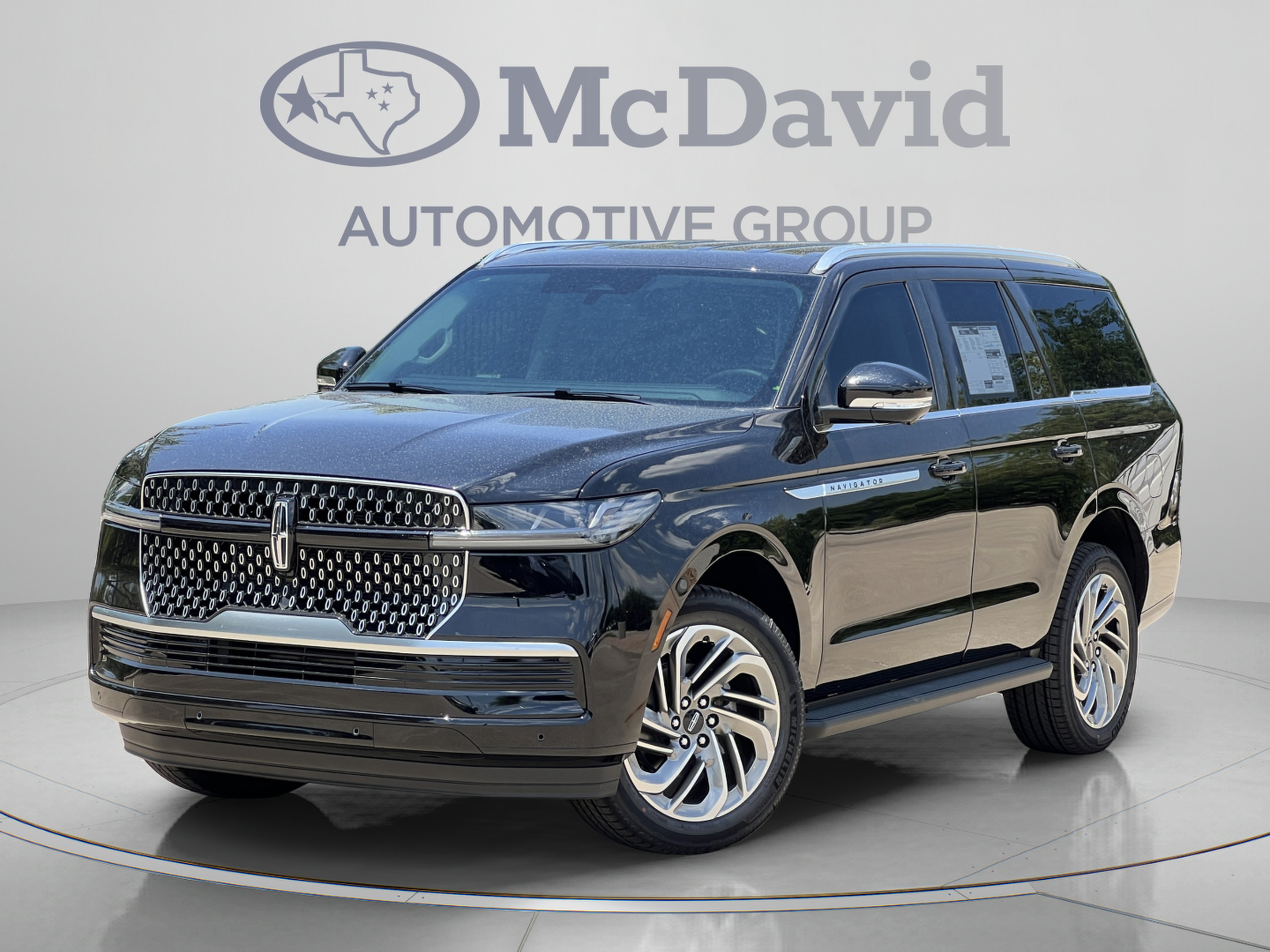 New 2027 Lincoln Navigator Premiere RWD image 1