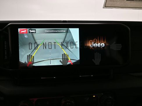 New 2026 Jeep Wrangler Unlimited Rubicon AWD/4WD image 17