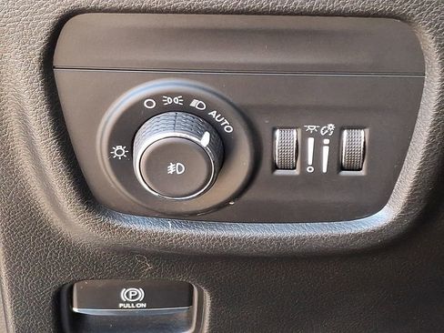 Used 2022 Jeep Grand Cherokee Limited AWD/4WD image 26