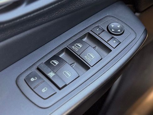 Used 2022 Jeep Cherokee Trailhawk w/ Trailer Tow Group image 12