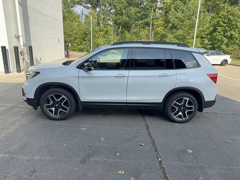 Used 2023 Honda Passport Elite image 2