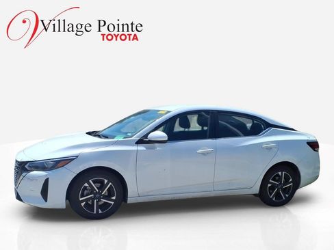 Used 2024 Nissan Sentra SV FWD image 2