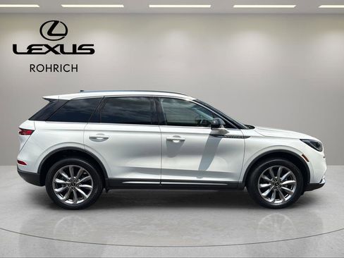 Used 2022 Lincoln Corsair AWD w/ Premium Package image 5