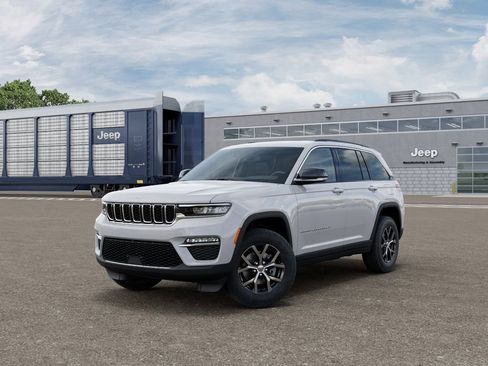 New 2025 Jeep Grand Cherokee Limited w/ Trailer Tow Package AWD/4WD image 1