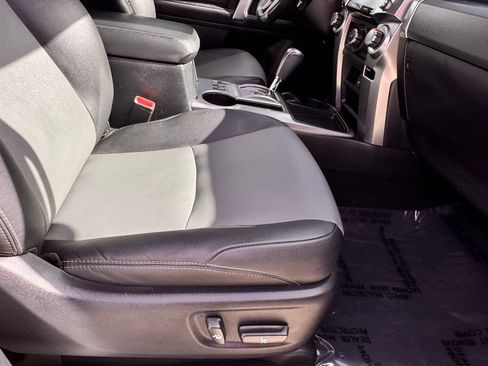 Used 2023 Toyota 4Runner SR5 Premium w/ Moonroof Package RWD image 38