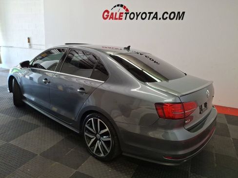 Used 2018 Volkswagen Jetta GLI FWD image 10