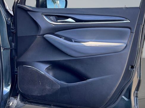 Used 2020 Buick Enclave Essence image 24