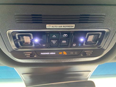 Used 2024 Lincoln Nautilus Premier w/ Equipment Group 102A image 43