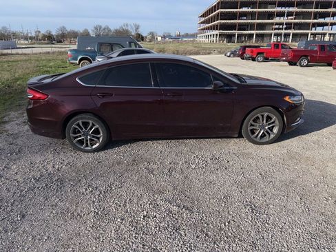 Used 2017 Ford Fusion SE w/ Equipment Group 201A image 6