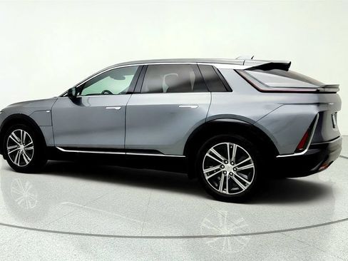 Used 2023 Cadillac Lyriq AWD image 7