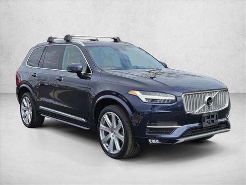 Used 2017 Volvo XC90 T6 Inscription w/ Vision Package image 3