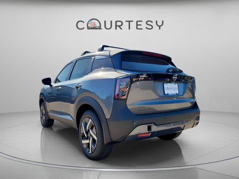 New 2026 Nissan Kicks SV image 2