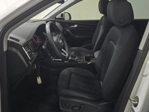 Used 2023 Audi Q5 2.0T Premium w/ Convenience Package image 7