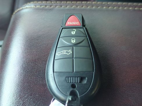 Used 2014 Dodge Challenger R/T image 31