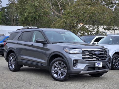 New 2026 Ford Explorer Active w/ Active Comfort Package image 2