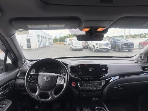 Used 2022 Honda Pilot Touring image 10