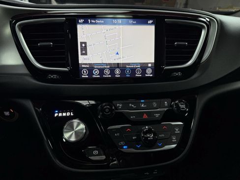 Used 2019 Chrysler Pacifica Touring-L Plus w/ Advanced Safetytec Group FWD image 20