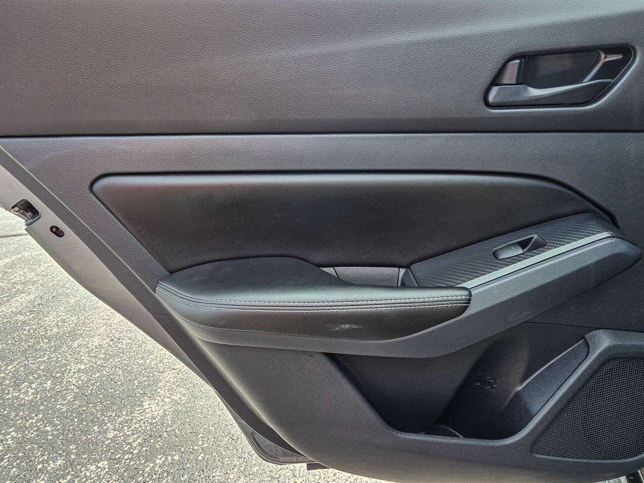 Used 2025 Nissan Altima 2.5 SV FWD image 32