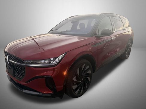 Used 2025 Lincoln Nautilus Reserve image 1