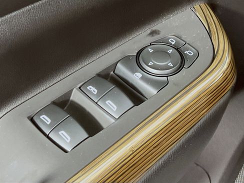 Used 2023 GMC Acadia SLE w/ LPO, Floor Liner Package image 19