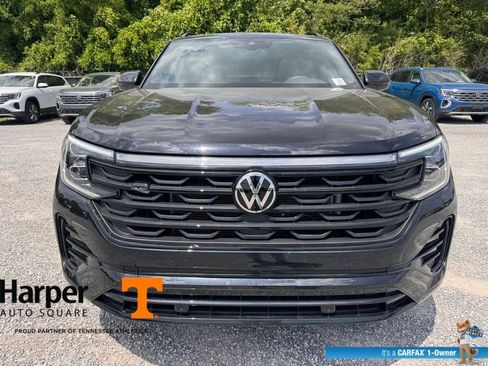 Used 2025 Volkswagen Atlas Cross Sport SEL R-Line AWD/4WD image 8