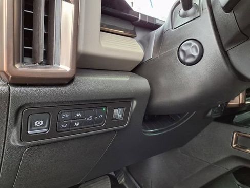 Used 2025 GMC Hummer EV 2X image 32