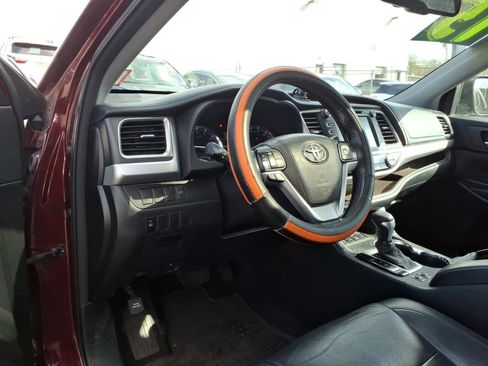 Used 2015 Toyota Highlander XLE image 14