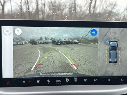 Certified 2024 Ford Escape SE w/ PHEV Premium Package image 25