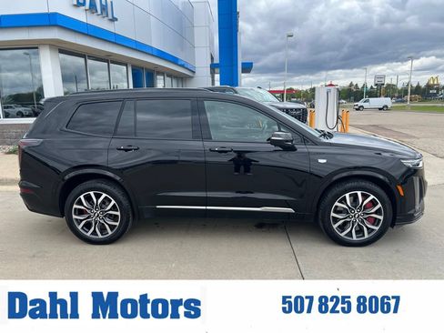 Used 2025 Cadillac XT6 Sport w/ Platinum Package AWD/4WD image 1