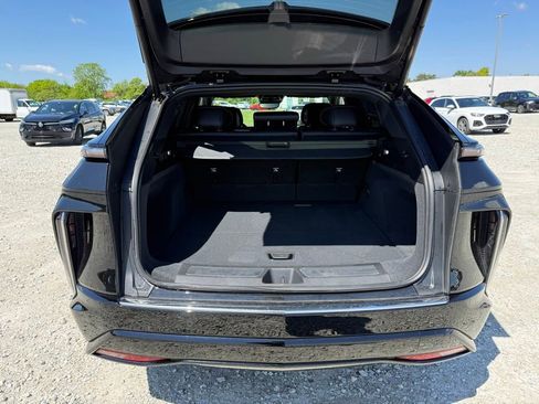Certified 2025 Cadillac Lyriq Luxury AWD/4WD image 13