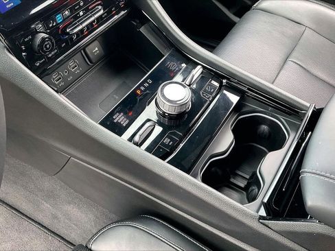 Certified 2024 Jeep Grand Cherokee L Overland w/ Luxury Tech Group IV image 34