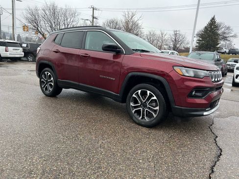 Certified 2022 Jeep Compass Limited image 8