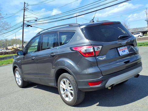 Used 2018 Ford Escape SE w/ SE Sync 3 Package AWD/4WD image 4