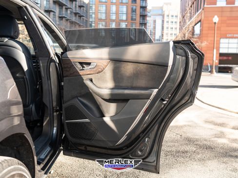 Used 2020 Audi Q8 Prestige w/ Prestige Package image 46