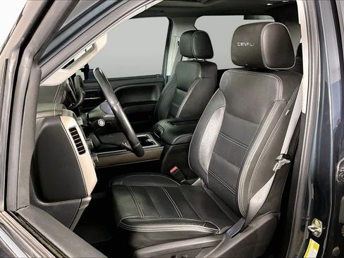 Used 2018 GMC Sierra 2500 Denali w/ Duramax Plus Package AWD/4WD image 8