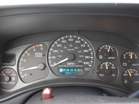 Used 2002 Chevrolet Silverado 2500 LS w/ Electrical Convenience Pkg AWD/4WD image 48
