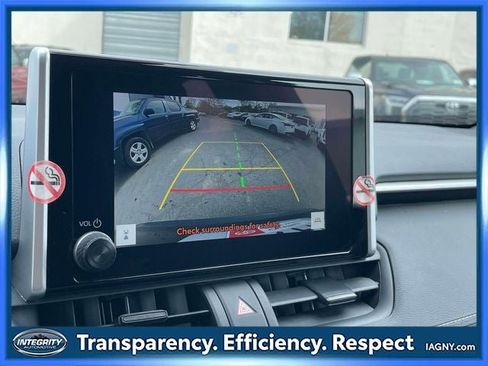 Used 2025 Toyota RAV4 XLE AWD/4WD image 28