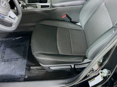 Certified 2025 Nissan Sentra SV FWD image 28